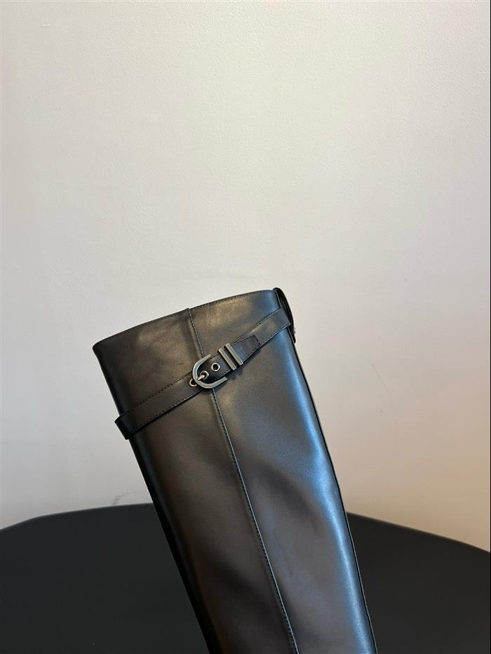 2025112817301935 540